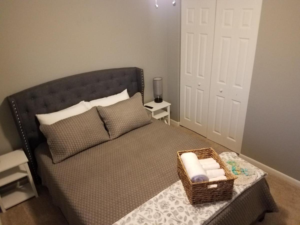 Cozy 3 Bed 2.5 Bath Located Near Busch Gardens Διαμέρισμα Τάμπα Εξωτερικό φωτογραφία